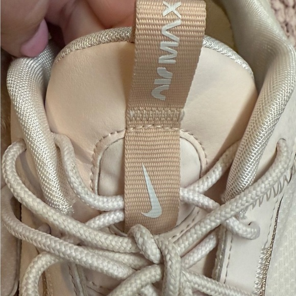 Nike Women's Air Max Pink, sz 8.5 - Picture 10 of 10